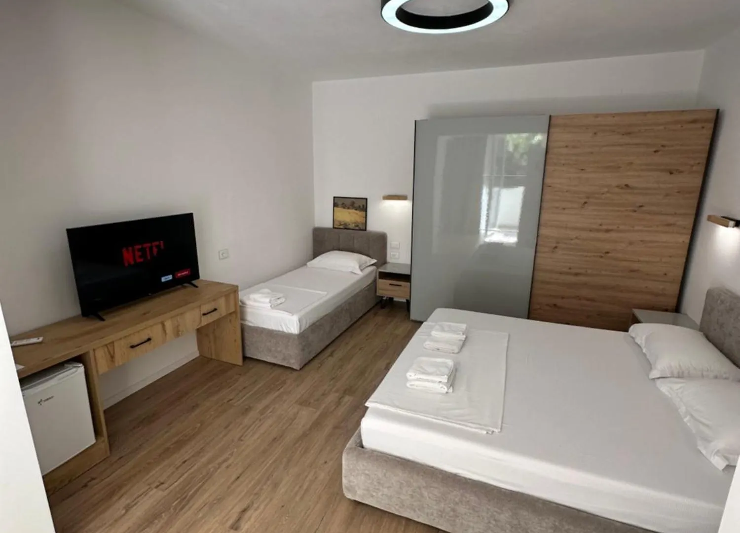 New Bazaar Studios Tirana Appartement