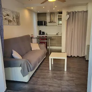 https://studio-rdc-terrasse-parking.fr-provencehotel.com