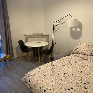 https://beautiful-apartment-30-m2-historic-center-aubagne.fr-provencehotel.com