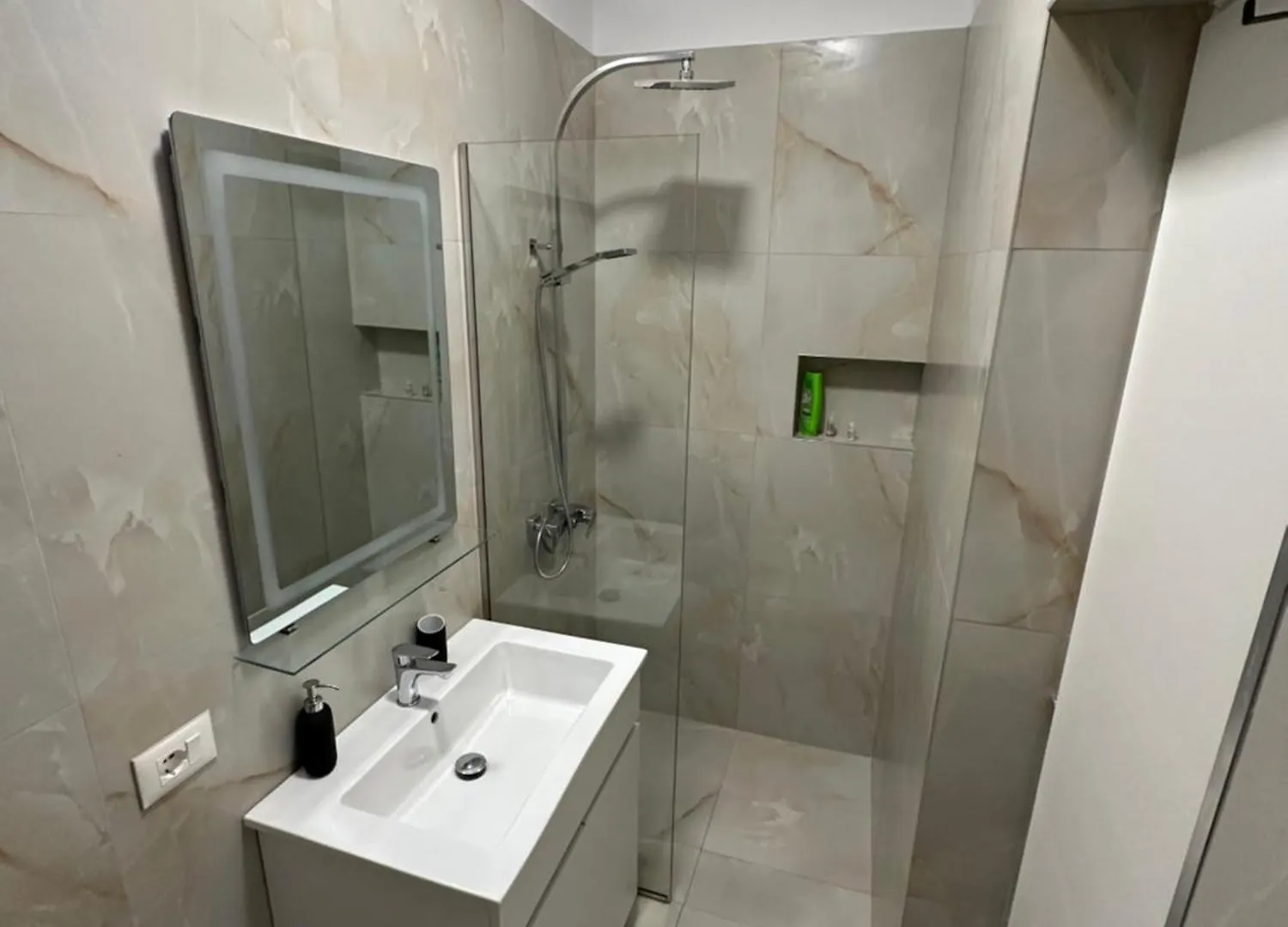 Apartment New Bazaar Studios Tirana