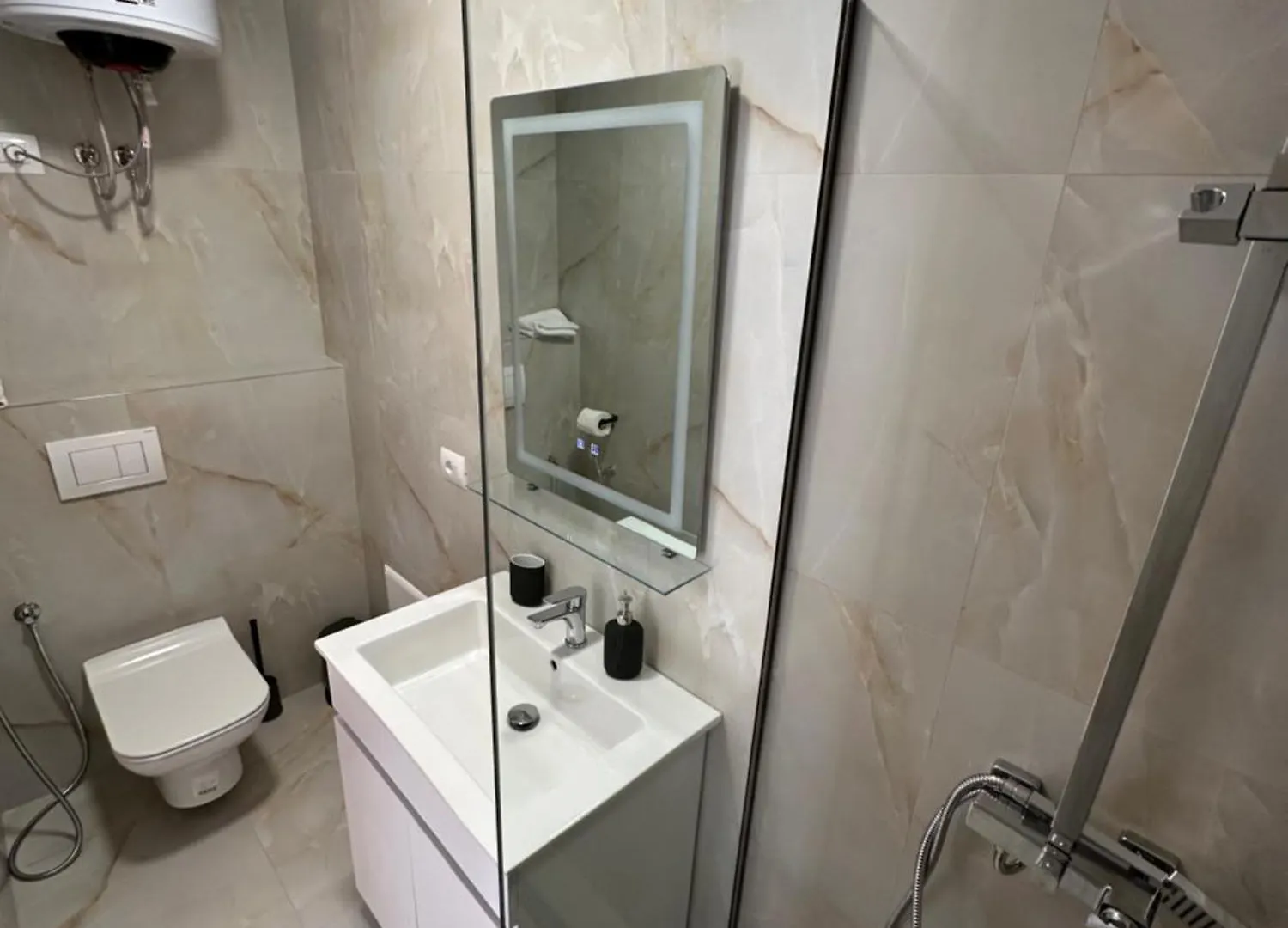 New Bazaar Studios Tirana Apartment